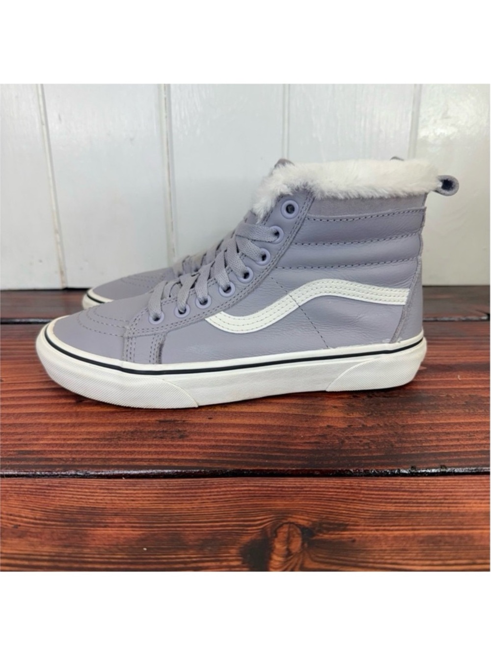 Vans Sk8-Hi MTE – Lilac Gray Leather w/ Faux Fur Lining - Women’s Size 8